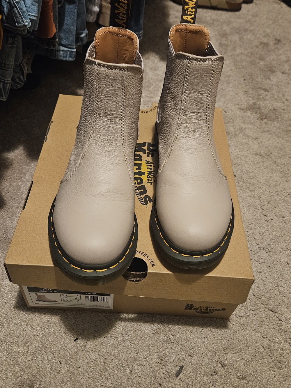 Dr. Martens Chelsea Boots in Light Gray
